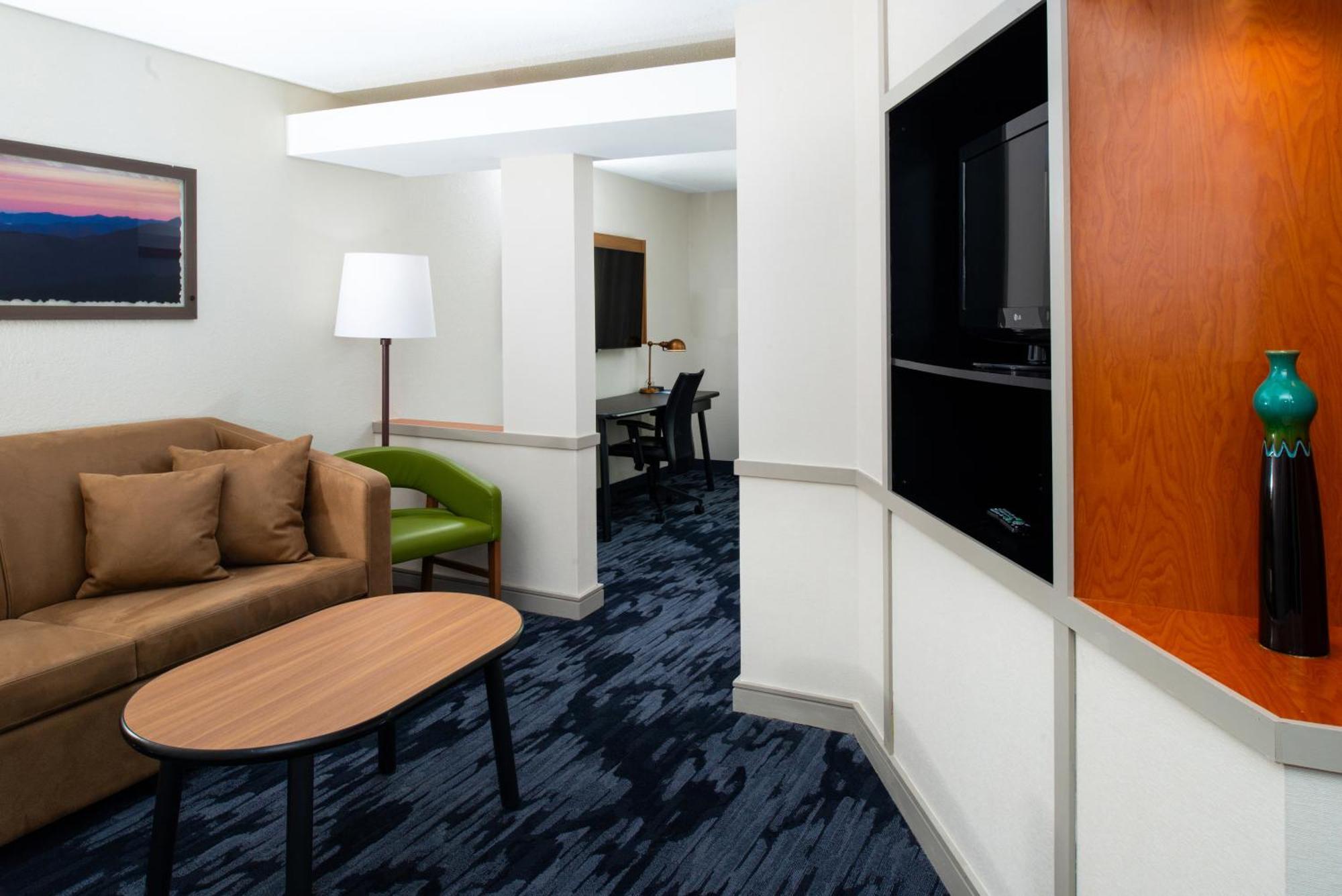 Fairfield Inn & Suites Greensboro Wendover Zewnętrze zdjęcie